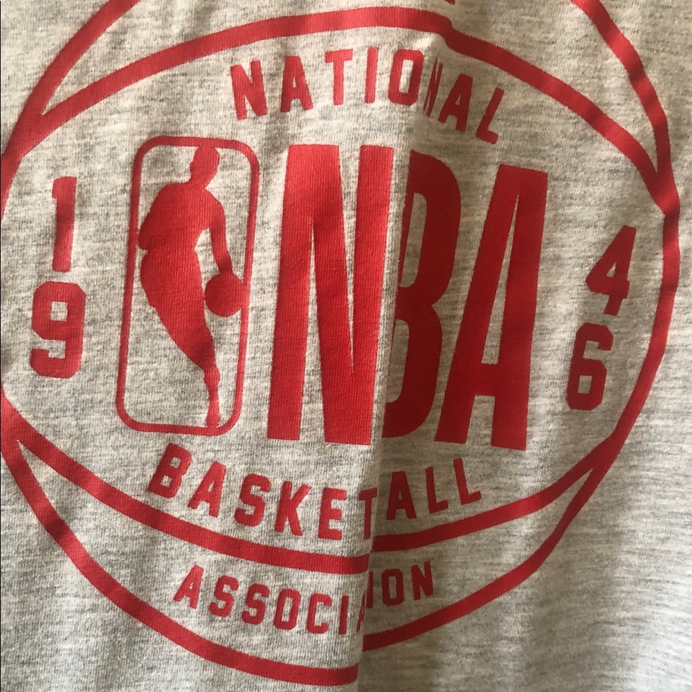NBA Gray and Red Kids Short Sleeve Tee - Picture 3 of 3